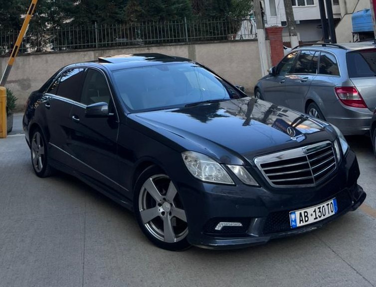 Mercedes E CLASS